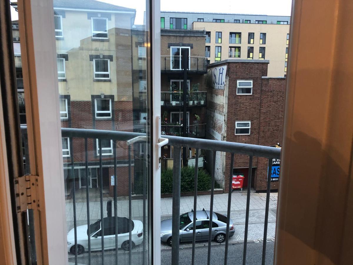 Honest City Centre Apartment 2 Southampton Exterior foto